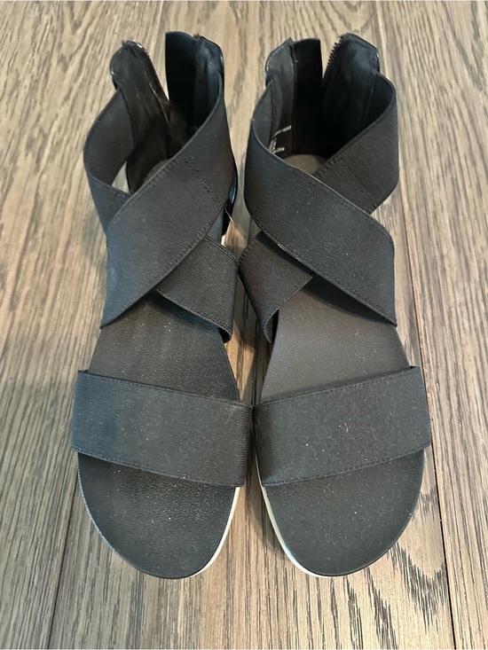 Time and Tru Shoes - Time and Tru Black Crisscross Elastic Zip Back Sandals